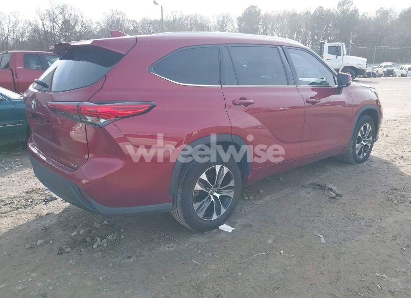 Photo 4 of 2021 Toyota Highlander (VIN 5TDGZRAH0MS032592)