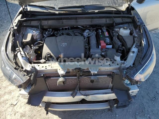 2022 TOYOTA HIGHLANDER XLE (VIN 5TDGZRAH0NS551899) main photo