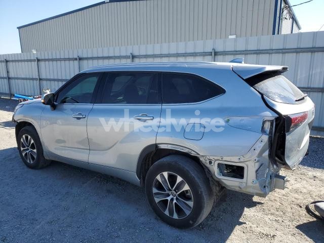 Photo 10 of 2022 TOYOTA HIGHLANDER XLE (VIN 5TDGZRAH0NS551899)