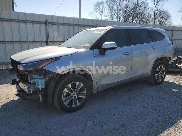 Photo 11 of 2022 TOYOTA HIGHLANDER XLE (VIN 5TDGZRAH0NS551899)