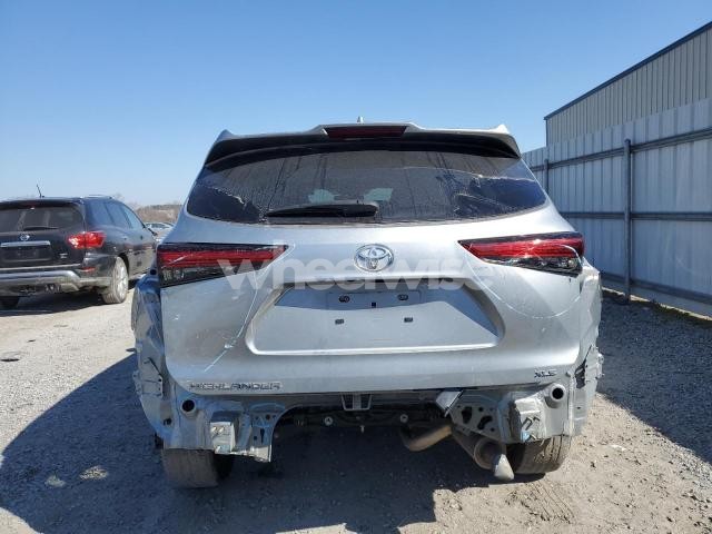 Photo 7 of 2022 TOYOTA HIGHLANDER XLE (VIN 5TDGZRAH0NS551899)