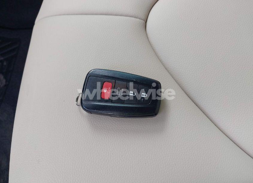 Photo 11 of 2022 Toyota Highlander XLE (VIN 5TDGZRAH0NS554706)