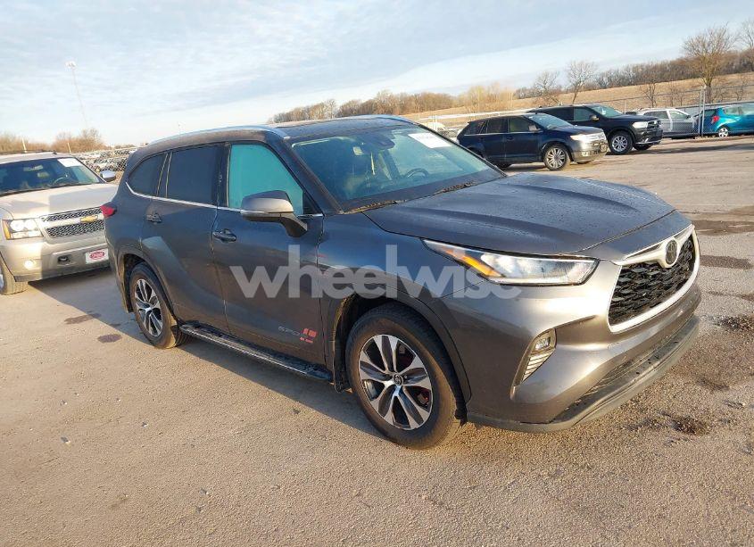 2020 Toyota Highlander XLE (VIN 5TDGZRAH1LS005822) main photo