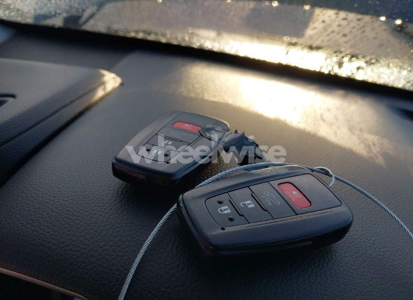 Photo 11 of 2020 Toyota Highlander XLE (VIN 5TDGZRAH1LS005822)