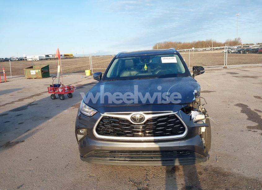 Photo 12 of 2020 Toyota Highlander XLE (VIN 5TDGZRAH1LS005822)