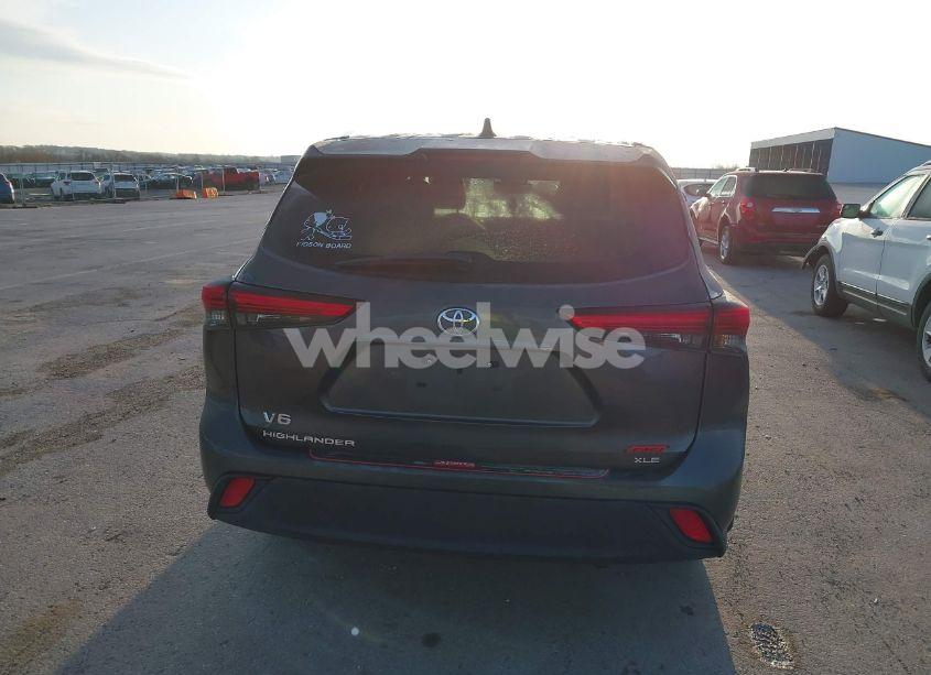 Photo 16 of 2020 Toyota Highlander XLE (VIN 5TDGZRAH1LS005822)