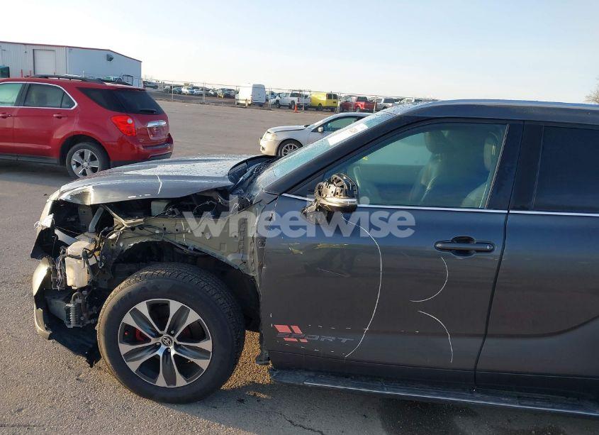 Photo 19 of 2020 Toyota Highlander XLE (VIN 5TDGZRAH1LS005822)