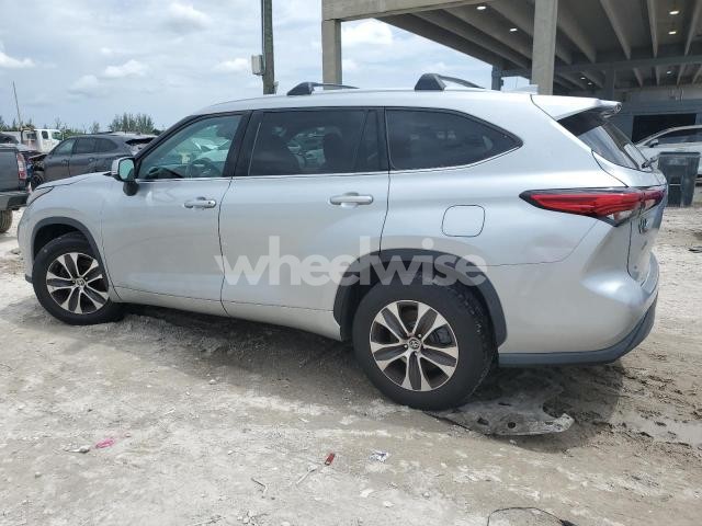 Photo 12 of 2020 TOYOTA HIGHLANDER XLE (VIN 5TDGZRAH1LS501784)