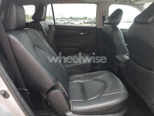 Photo 2 of 2020 TOYOTA HIGHLANDER XLE (VIN 5TDGZRAH1LS501784)