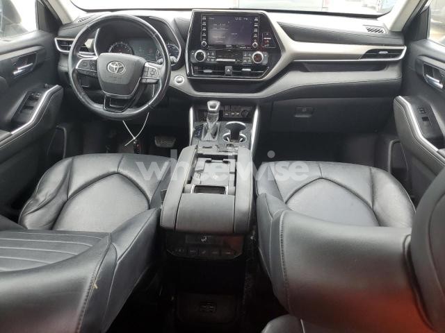 Photo 6 of 2020 TOYOTA HIGHLANDER XLE (VIN 5TDGZRAH1LS501784)