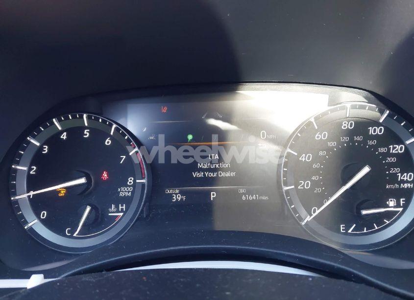 Photo 7 of 2021 Toyota Highlander XLE (VIN 5TDGZRAH1MS533118)