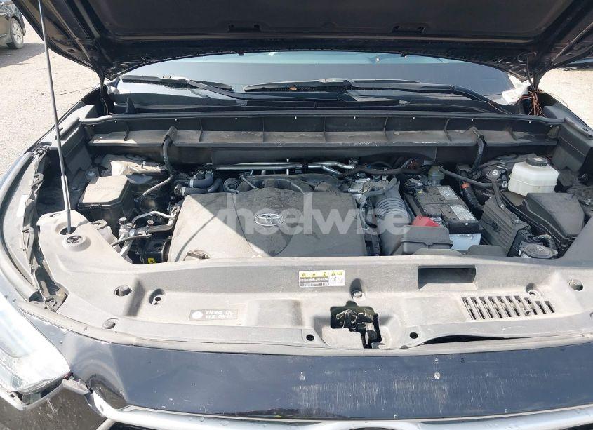 Photo 10 of 2022 Toyota Highlander XLE (VIN 5TDGZRAH1NS122206)