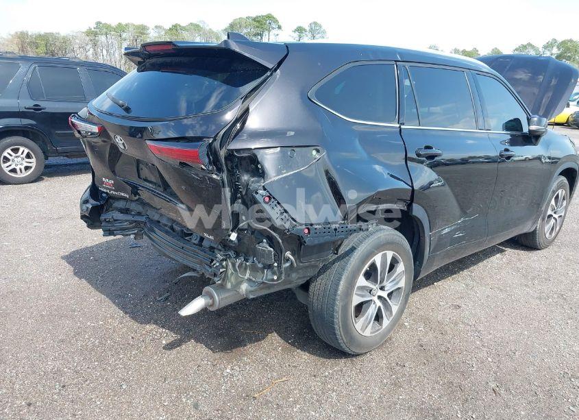 Photo 18 of 2022 Toyota Highlander XLE (VIN 5TDGZRAH1NS122206)