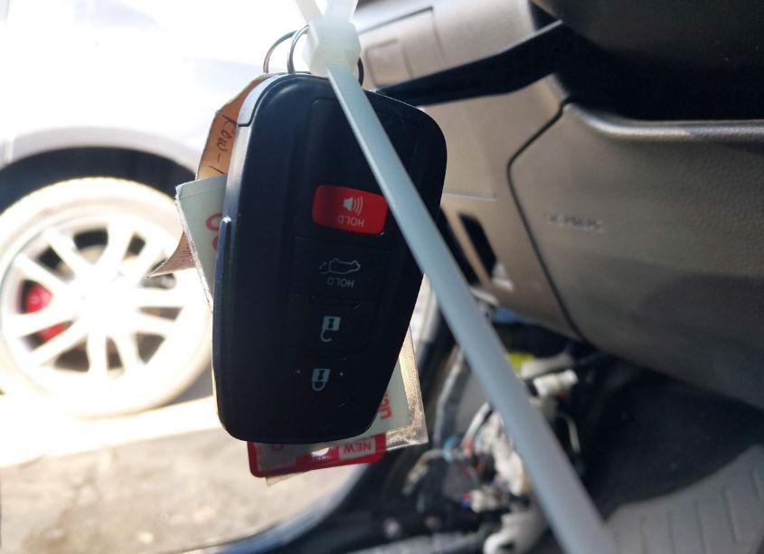 Photo 11 of 2022 Toyota Highlander XLE (VIN 5TDGZRAH1NS542130)