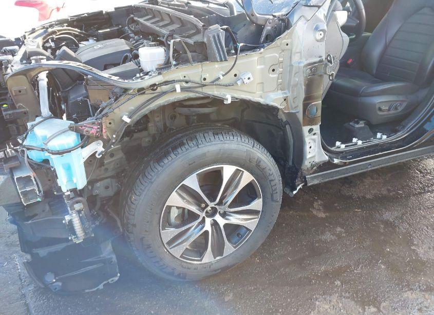 Photo 6 of 2022 Toyota Highlander XLE (VIN 5TDGZRAH1NS542130)