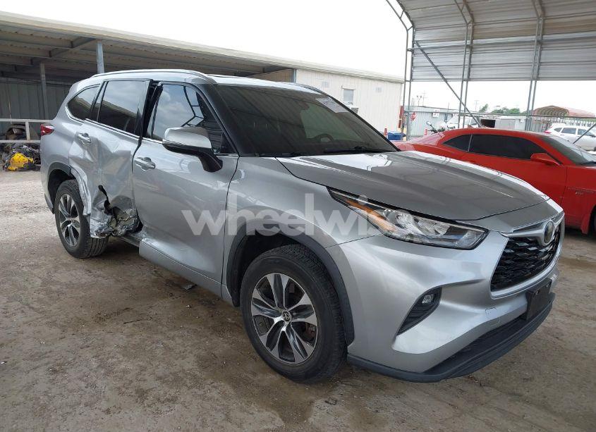 2020 Toyota Highlander XLE (VIN 5TDGZRAH2LS009331) main photo