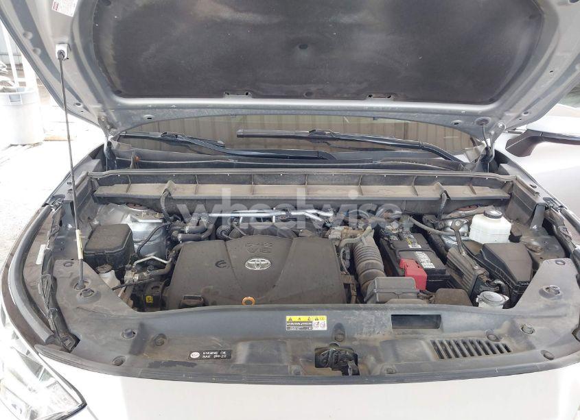 Photo 10 of 2020 Toyota Highlander XLE (VIN 5TDGZRAH2LS009331)