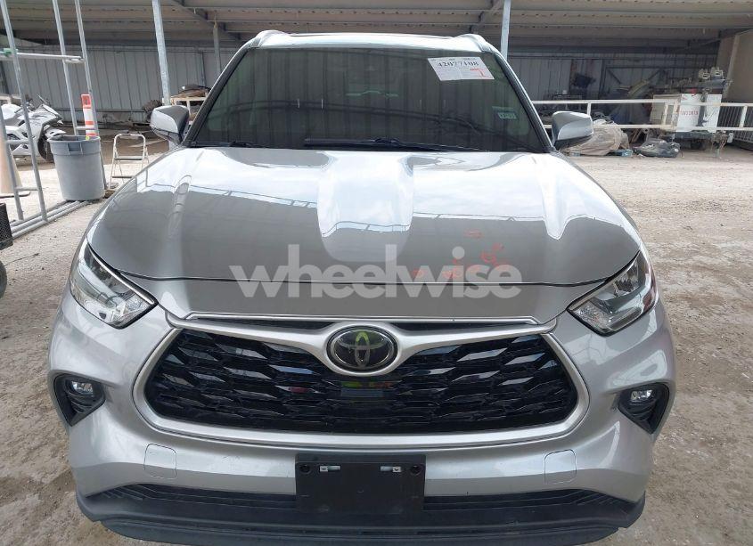 Photo 12 of 2020 Toyota Highlander XLE (VIN 5TDGZRAH2LS009331)