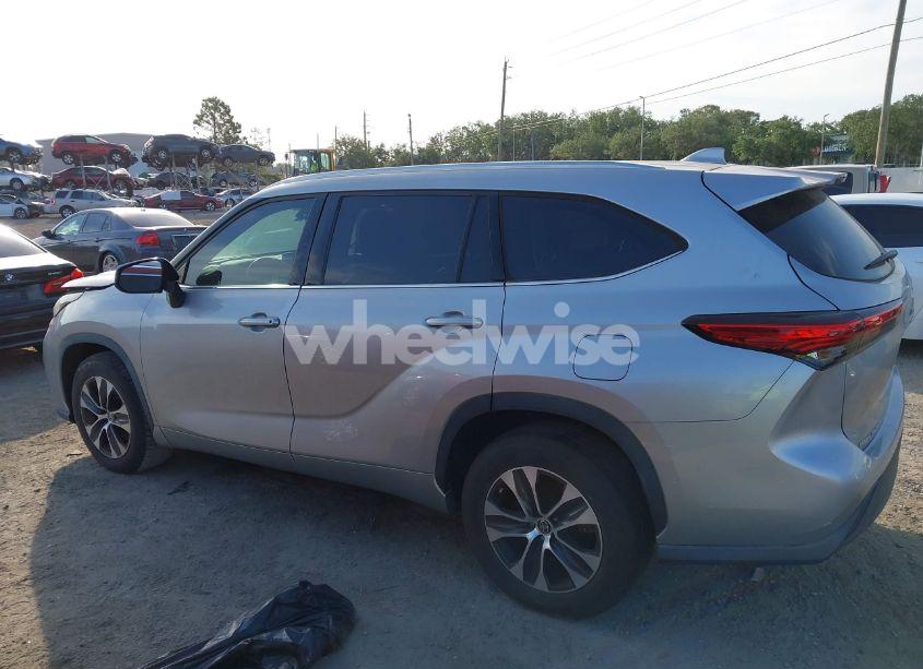 Photo 14 of 2020 Toyota Highlander XLE (VIN 5TDGZRAH2LS021429)