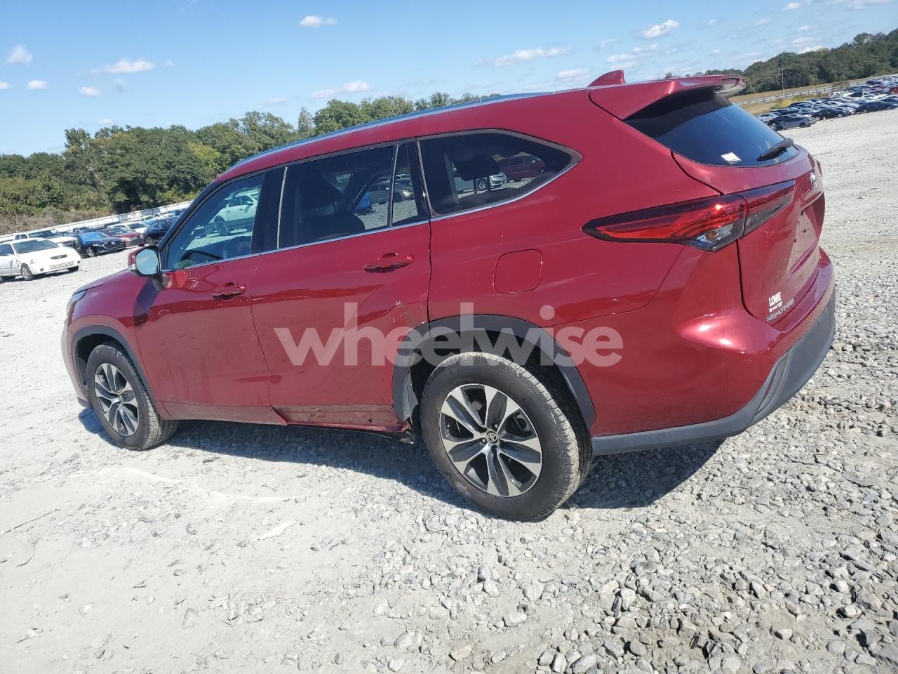 Photo 2 of 2020 TOYOTA HIGHLANDER XLE (VIN 5TDGZRAH2LS025335)