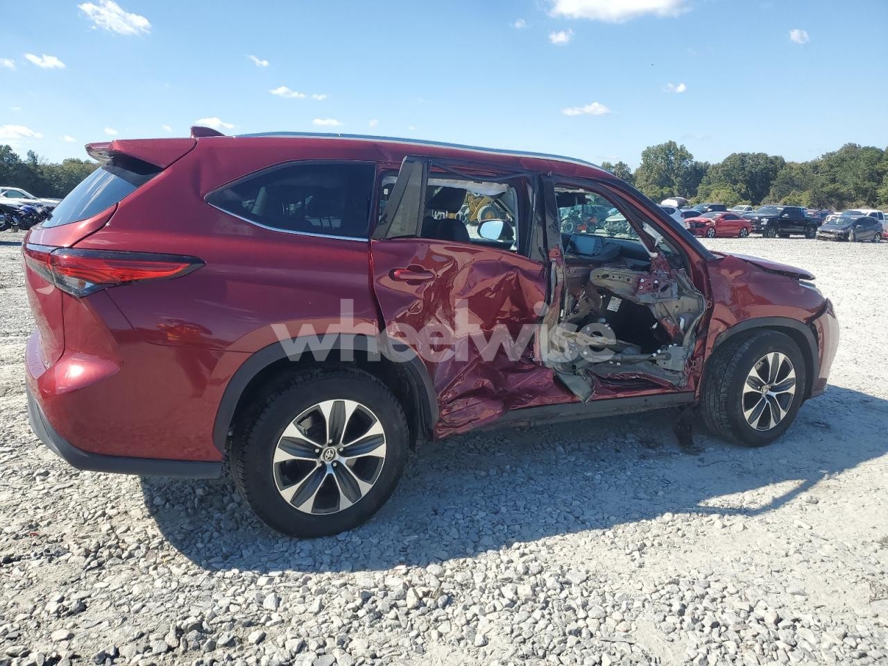 Photo 3 of 2020 TOYOTA HIGHLANDER XLE (VIN 5TDGZRAH2LS025335)