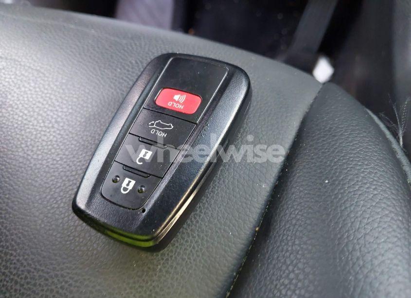 Photo 11 of 2022 Toyota Highlander XLE (VIN 5TDGZRAH2NS092200)