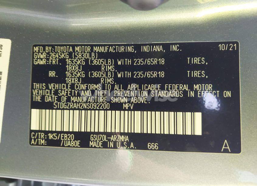 Photo 9 of 2022 Toyota Highlander XLE (VIN 5TDGZRAH2NS092200)