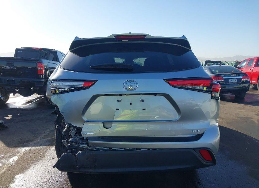 Photo 17 of 2022 Toyota Highlander XLE (VIN 5TDGZRAH2NS093332)