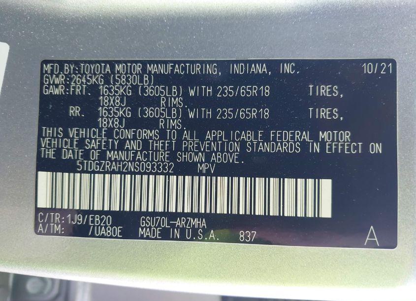 Photo 9 of 2022 Toyota Highlander XLE (VIN 5TDGZRAH2NS093332)