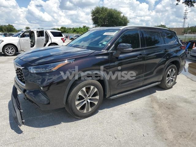 Photo 10 of 2022 TOYOTA HIGHLANDER XLE (VIN 5TDGZRAH2NS134512)