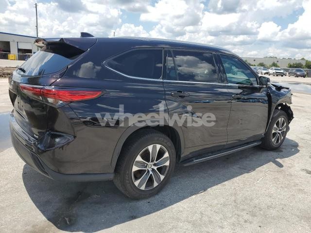 Photo 13 of 2022 TOYOTA HIGHLANDER XLE (VIN 5TDGZRAH2NS134512)