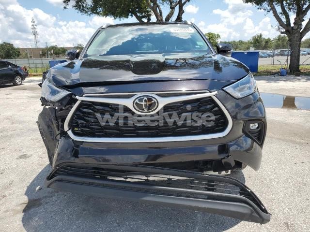 Photo 3 of 2022 TOYOTA HIGHLANDER XLE (VIN 5TDGZRAH2NS134512)