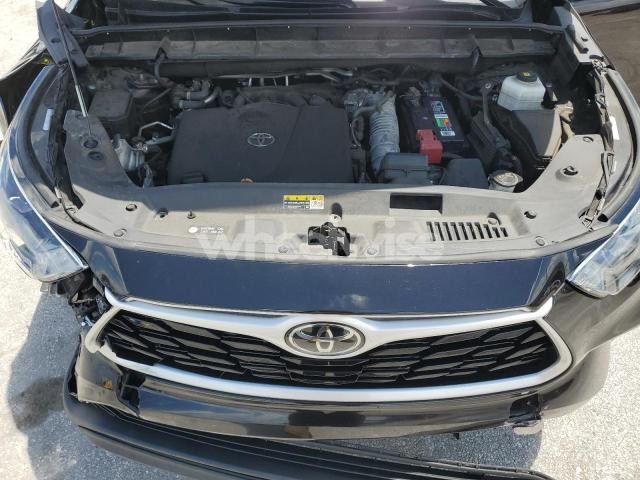 Photo 4 of 2022 TOYOTA HIGHLANDER XLE (VIN 5TDGZRAH2NS134512)