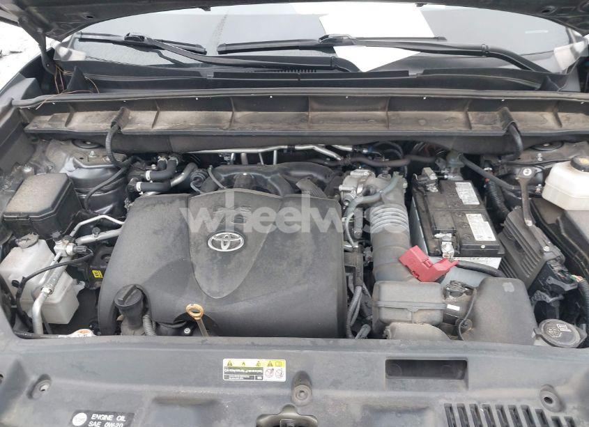 Photo 10 of 2022 Toyota Highlander XLE (VIN 5TDGZRAH2NS550219)