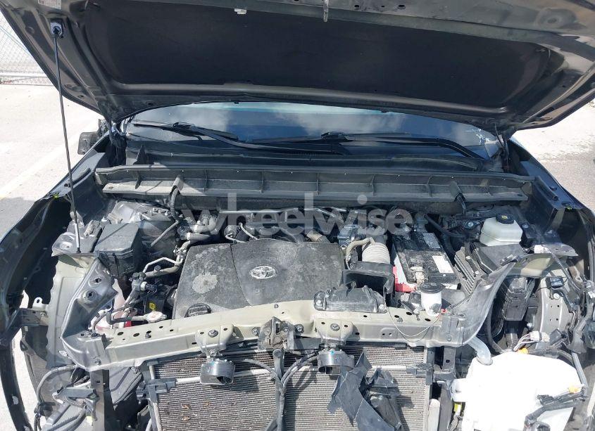 Photo 10 of 2022 Toyota Highlander XLE (VIN 5TDGZRAH2NS552455)