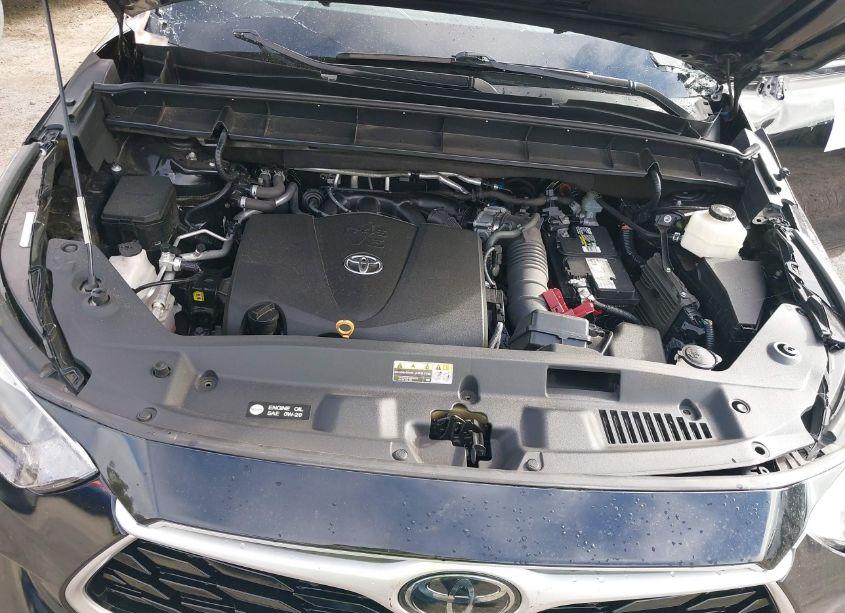 Photo 10 of 2020 Toyota Highlander XLE (VIN 5TDGZRAH3LS503715)