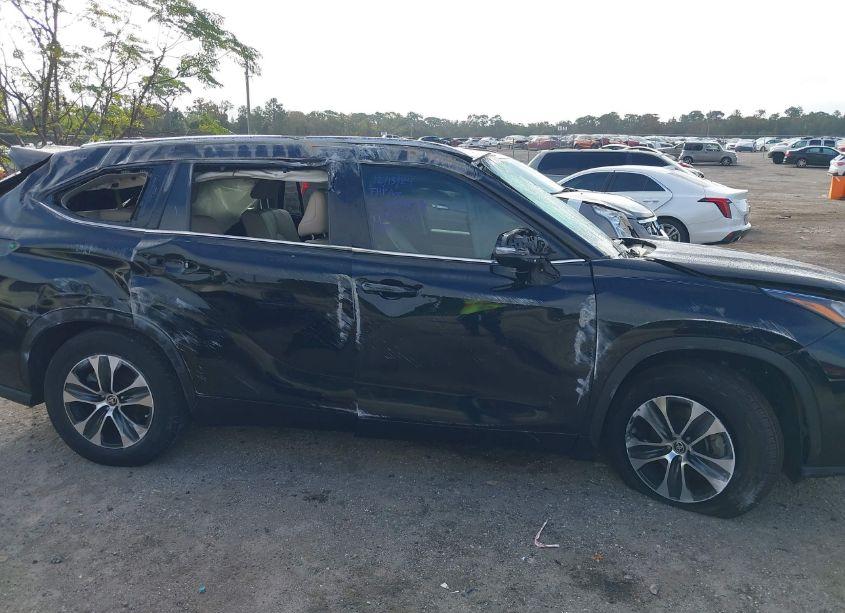 Photo 12 of 2020 Toyota Highlander XLE (VIN 5TDGZRAH3LS503715)