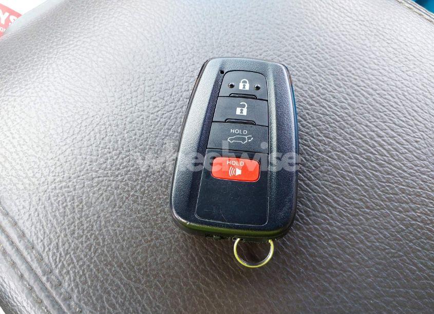 Photo 11 of 2021 Toyota Highlander XLE (VIN 5TDGZRAH3MS087585)