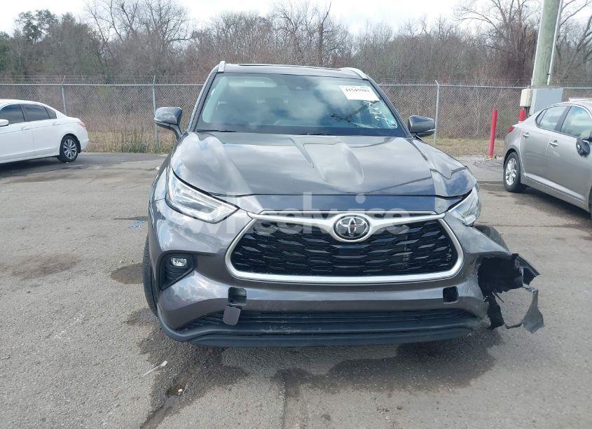 Photo 12 of 2021 Toyota Highlander XLE (VIN 5TDGZRAH3MS087585)