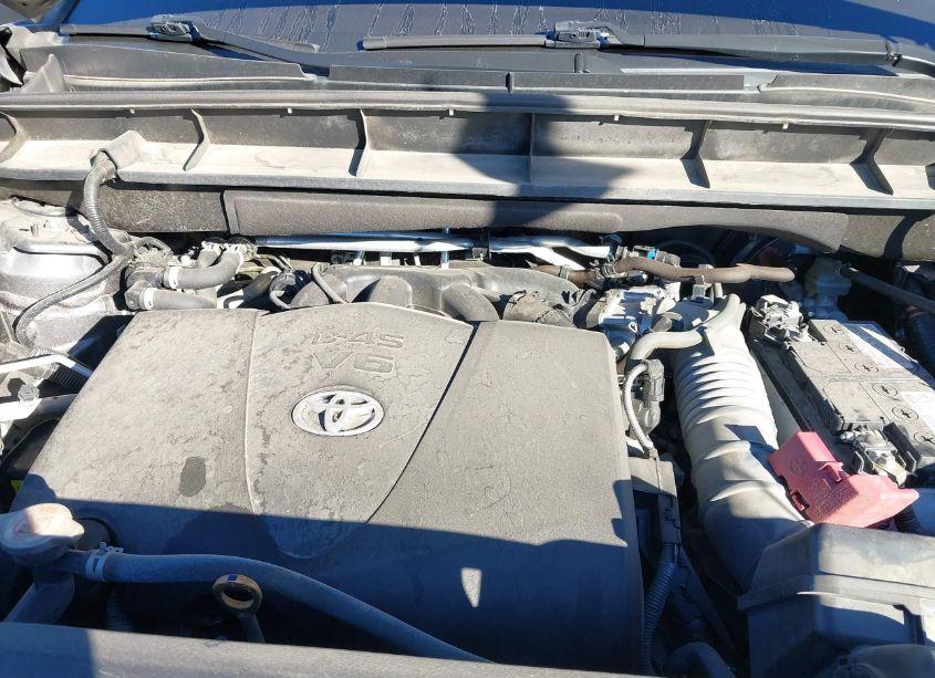 Photo 10 of 2021 Toyota Highlander XLE (VIN 5TDGZRAH3MS089790)