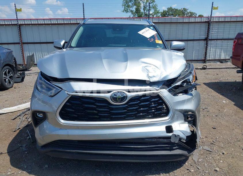 Photo 12 of 2021 Toyota Highlander XLE (VIN 5TDGZRAH3MS519625)