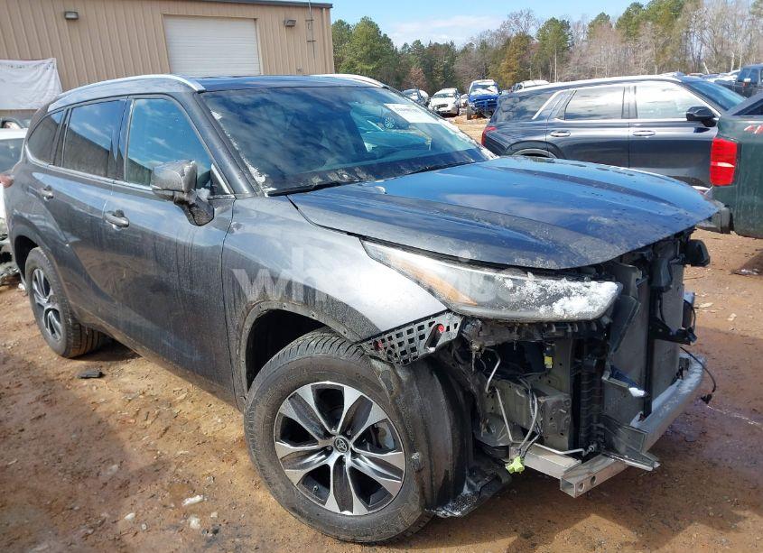 2021 Toyota Highlander XLE (VIN 5TDGZRAH3MS537395) main photo