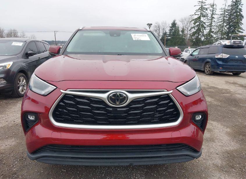 Photo 12 of 2022 Toyota Highlander XLE (VIN 5TDGZRAH3NS106265)