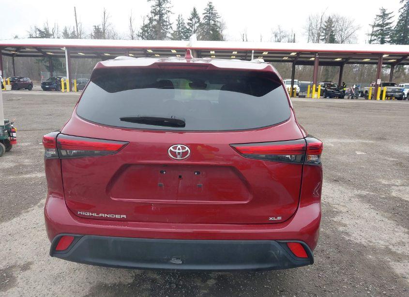 Photo 16 of 2022 Toyota Highlander XLE (VIN 5TDGZRAH3NS106265)
