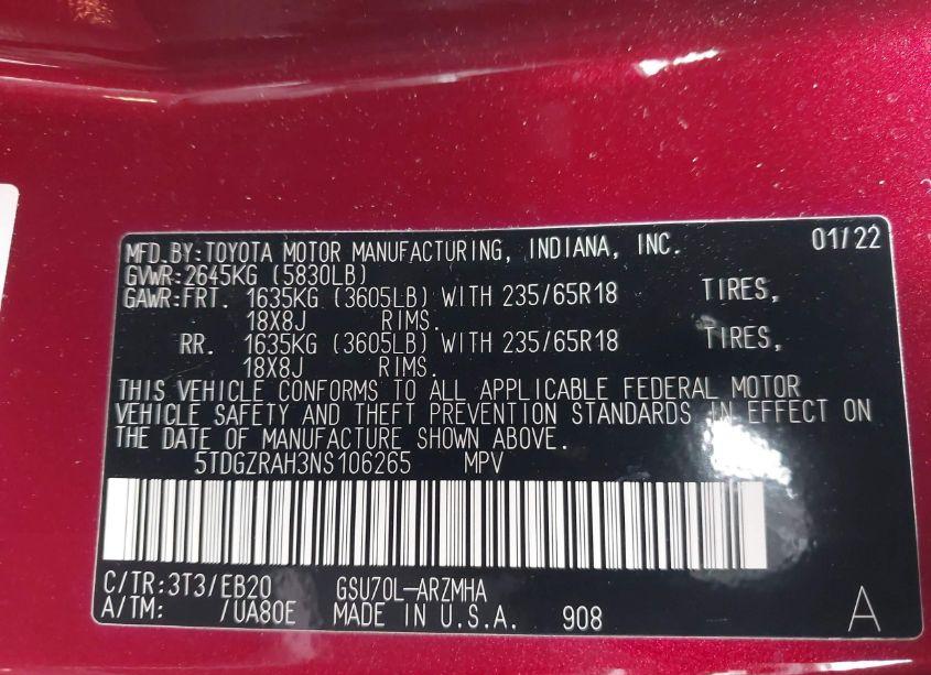 Photo 9 of 2022 Toyota Highlander XLE (VIN 5TDGZRAH3NS106265)