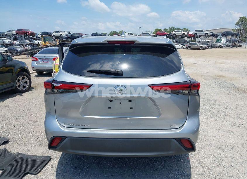 Photo 15 of 2022 Toyota Highlander XLE (VIN 5TDGZRAH3NS128976)