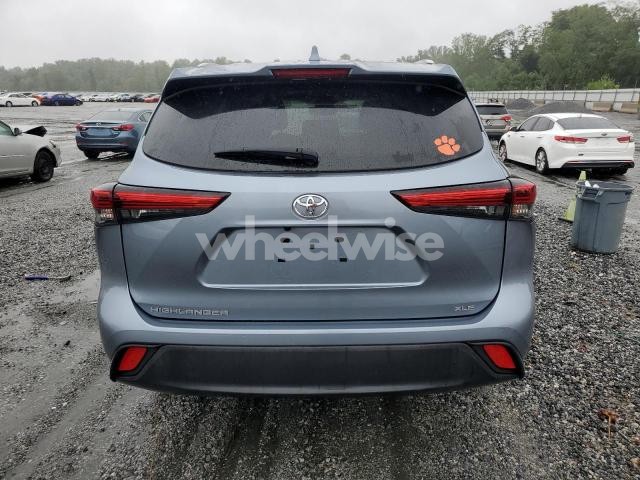 Photo 8 of 2022 TOYOTA HIGHLANDER XLE (VIN 5TDGZRAH3NS142117)