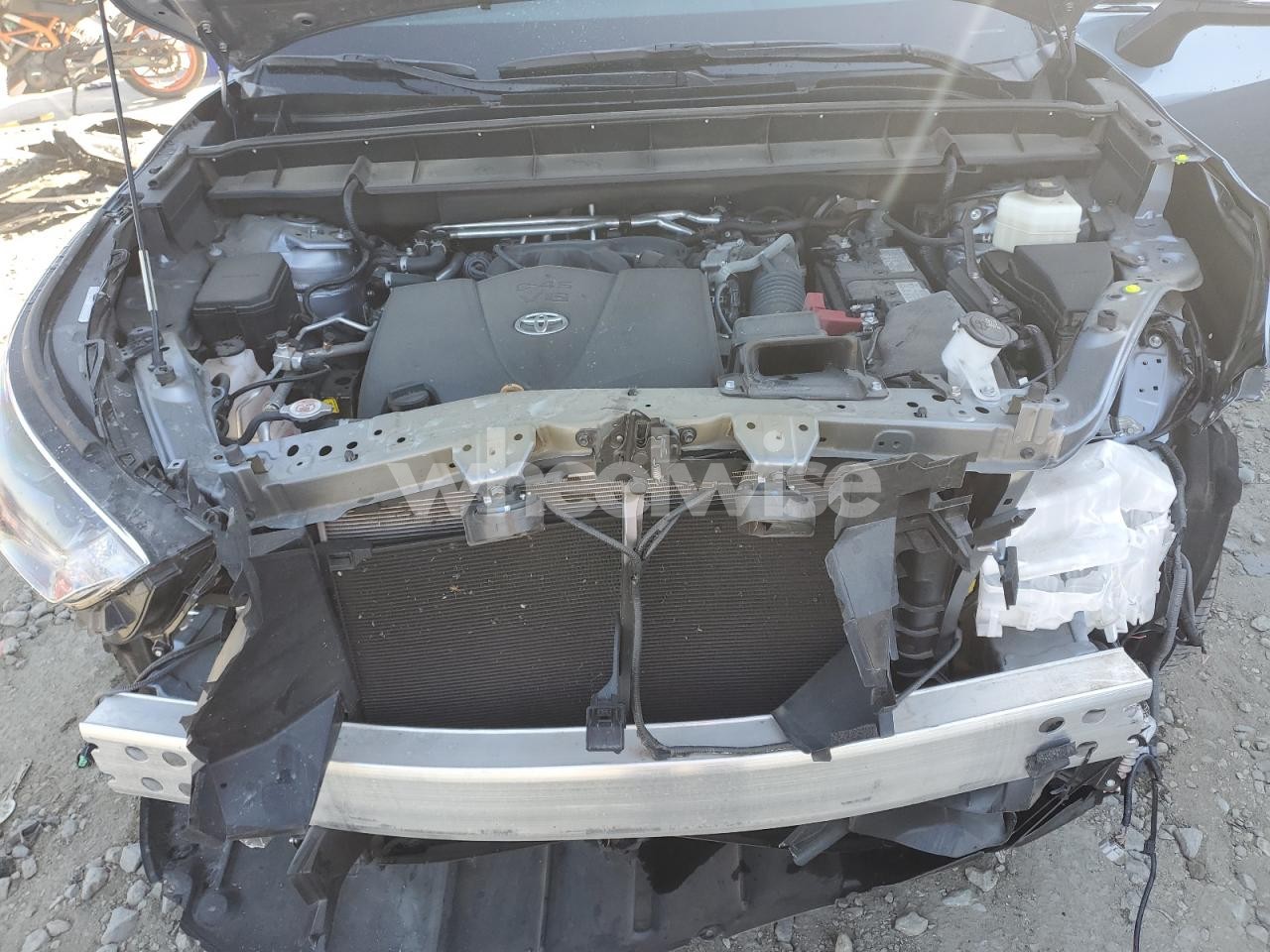 Photo 12 of 2021 TOYOTA HIGHLANDER XLE (VIN 5TDGZRAH4MS042414)