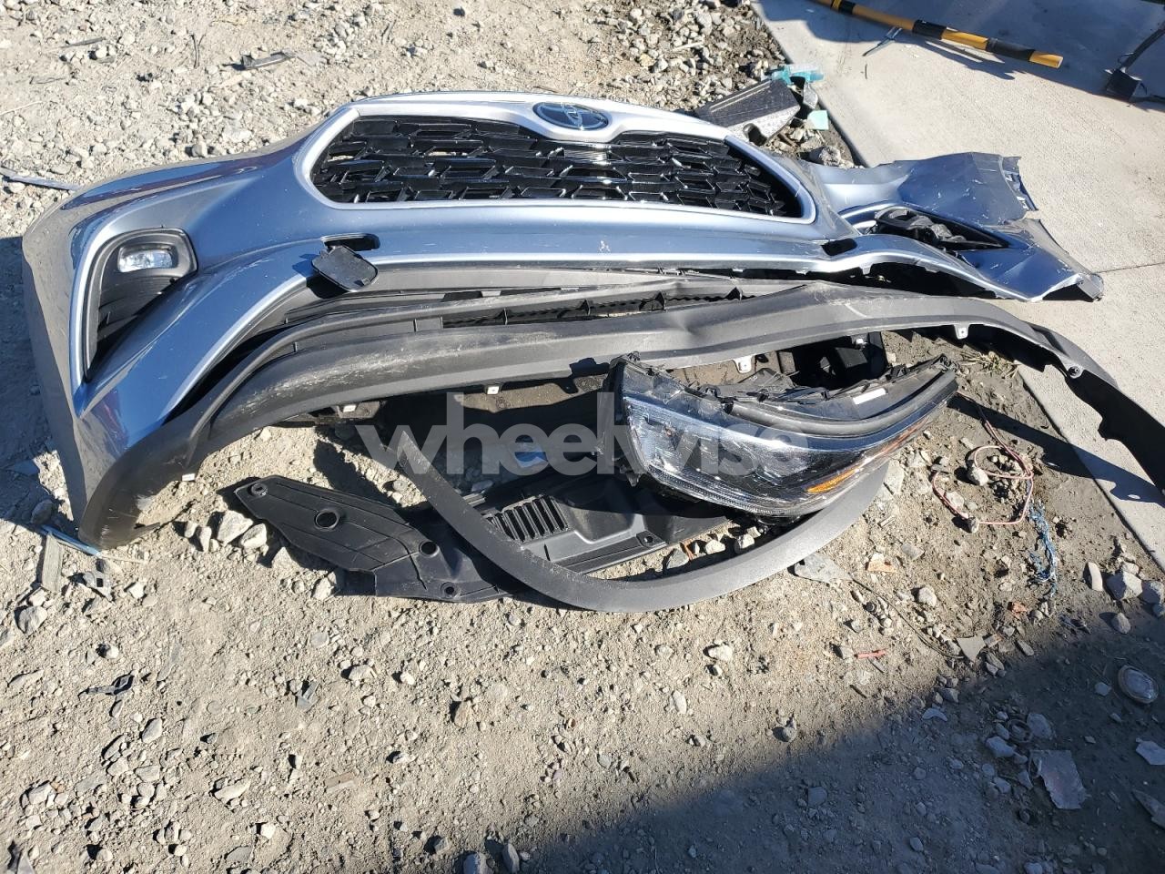 Photo 13 of 2021 TOYOTA HIGHLANDER XLE (VIN 5TDGZRAH4MS042414)