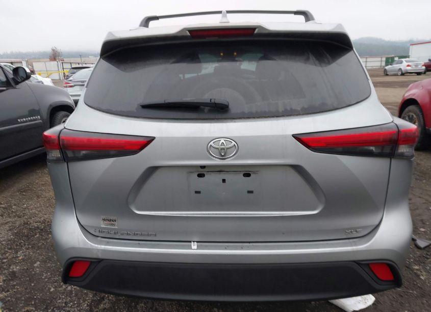 Photo 15 of 2021 Toyota Highlander XLE (VIN 5TDGZRAH4MS043594)